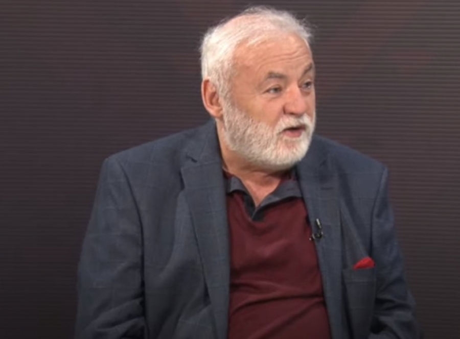 SRBIJA U DVE KRAJNOSTI, JEDNI STUPAJU U ODNOSE U OSNOVNOJ, DRUGI ZAVRŠE FAKULTETE NEVINI 