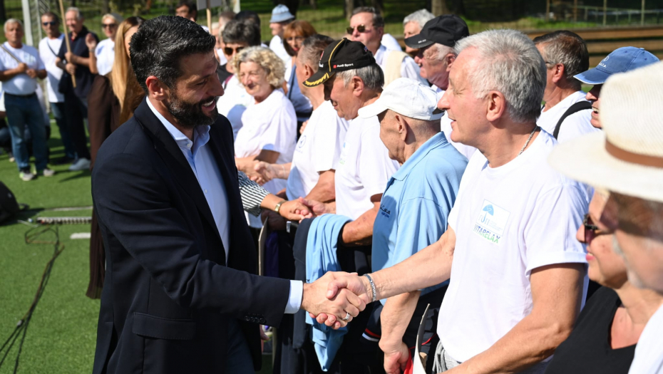 TREĆE DOBA Gradonačelnik Aleksandar Šapić otvorio Prvu olimpijadu sporta i rekreacije penzionera: Grad ne zaboravlja najstarije Beograđane