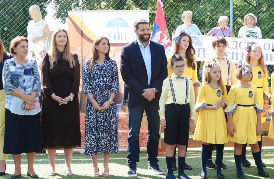 TREĆE DOBA Gradonačelnik Aleksandar Šapić otvorio Prvu olimpijadu sporta i rekreacije penzionera: Grad ne zaboravlja najstarije Beograđane