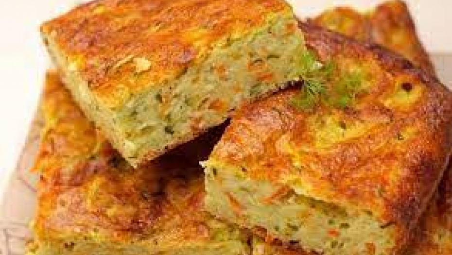 SAVRŠENO, IZDAŠNO I JEFTINO JELO Pita od tikvica i griza, sočna i ukusna