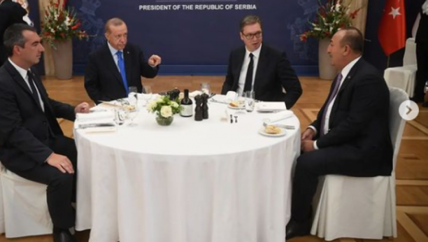 POSLE IZUZETNO USPEŠNOG RADNOG DANA Vučić i Erdogan na ručku u Predsedništvu