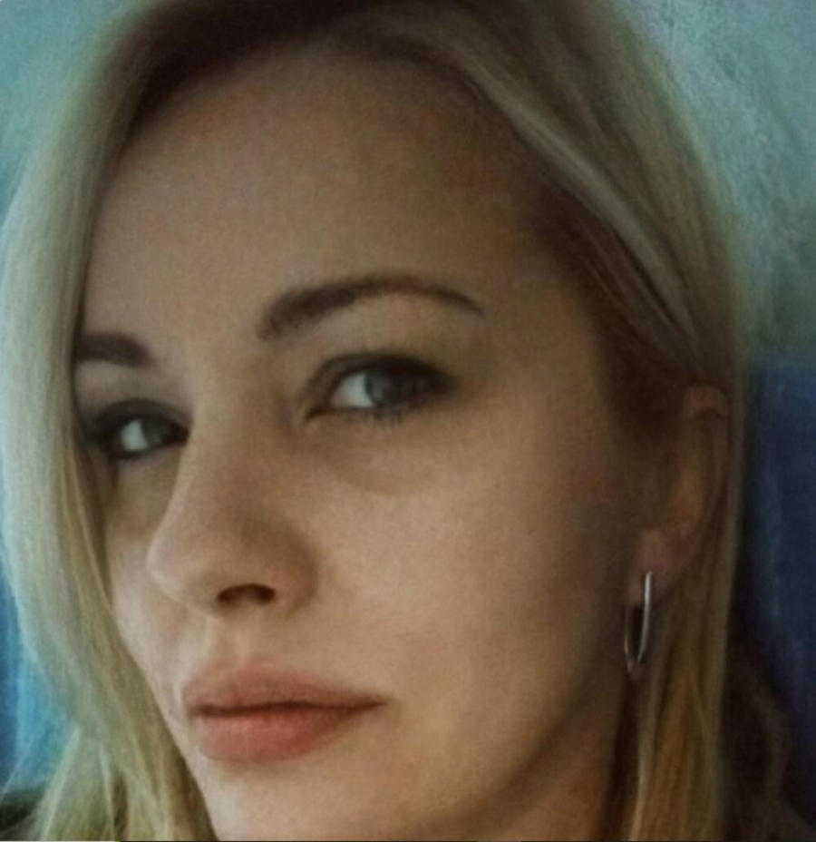 PREPOZNAJETE LI PLAVUŠU SA FOTOGRAFIJE? Pojavila se u Džejevom spotu i muškarci su poludeli, zatim nestala, a evo kako danas izgleda (FOTO)