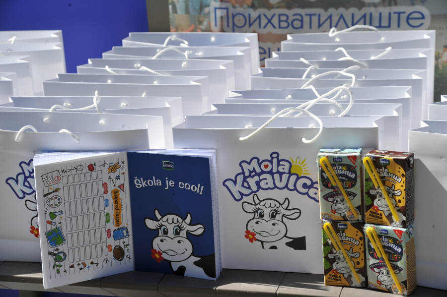 KONTINUIRANA HUMANOST Kompanija Imlek tradicionalno obeležila početak školske godine donacijom školskog pribora i mlečnih proizvoda za decu iz domova za nezbrinutu i bolesnu decu