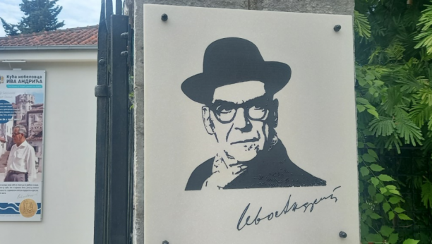 OTKRIVAMO KAKAV JE IVO ANDRIĆ BIO PRIVATNO Voleo fudbal, lepa odela i baštovanstvo, a Desanku Maksimović nikada nije ugostio u morskom domu