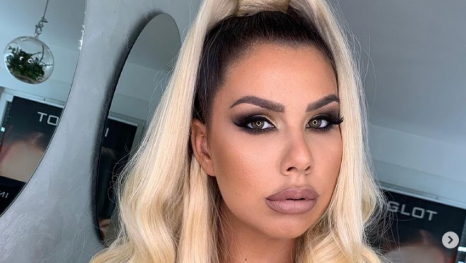 ZOVEM SE KAO NEKA BABA Naša pevačica htela da promeni ime, zbog očeve želje ispaštala ceo život