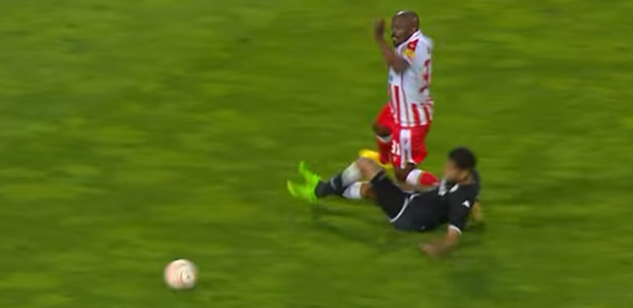 ZVEZDA ŽESTOKO OŠTEĆENA PROTIV MONAKA? Da li je ovo bio penal za crveno-bele? (VIDEO)