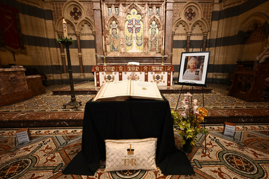 BRITANSKI KRALJ ČARLS SAOPŠTIO: Državni praznik na dan sahrane kraljice Elizabete