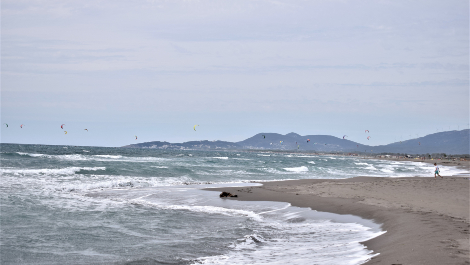 POVREĐENA DVA POLICAJCA I SKIPER ČAMCA Incident između Bara i Ulcinja