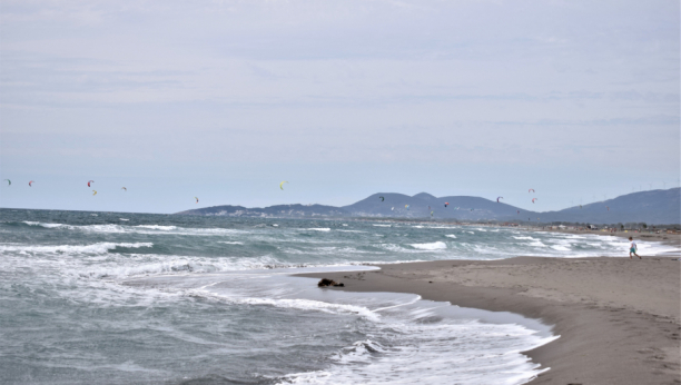 POVREĐENA DVA POLICAJCA I SKIPER ČAMCA Incident između Bara i Ulcinja