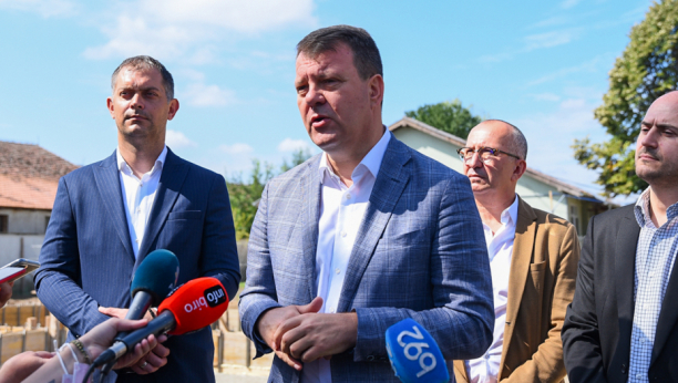 Mirović: Napreduju radovi na sveobuhvatnoj rekonstrukciji i izgradnji Doma za duševno obolela lica u Čurugu (FOTO)