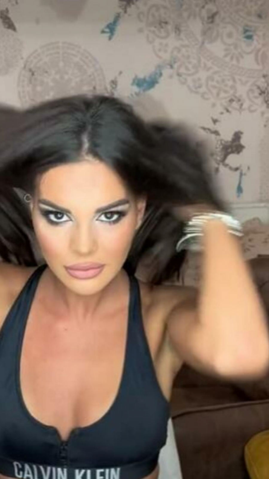 GDE JE NESTALA ONA SMERNA DEVOJKA? Jovana ne prestaje da šokira nakon raskida sa Karićem, pokazala svoju drugu stranu, fanovi zbunjeni