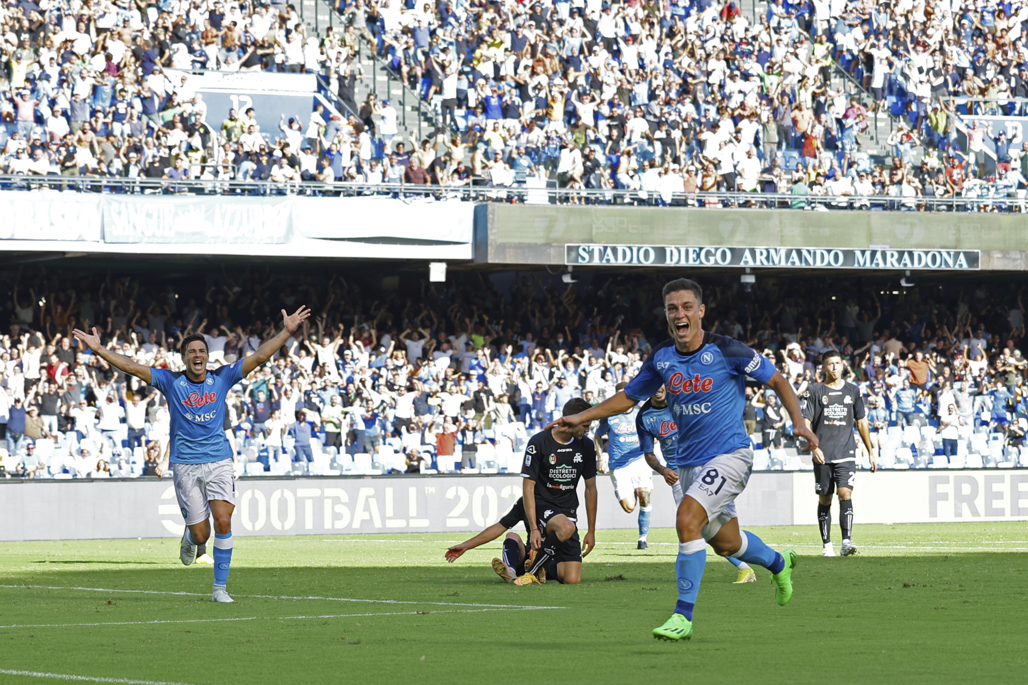 MUNICIJA POTROŠENA PROTIV LIVERPULA Napoli u 90. minutu slomio otpor Specije i upisao novu pobedu