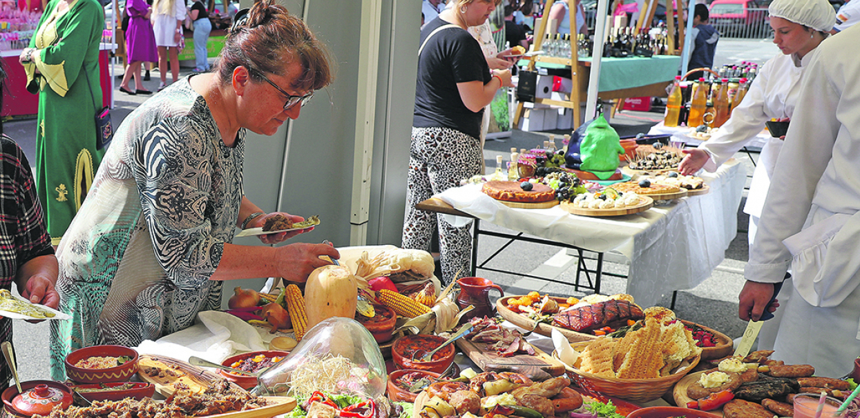 NAJLEPŠI UKUSI BALKANA NA JEDNOM MESTU Alo! na Festivalu srpske trpeze u Rakovici (VIDEO)