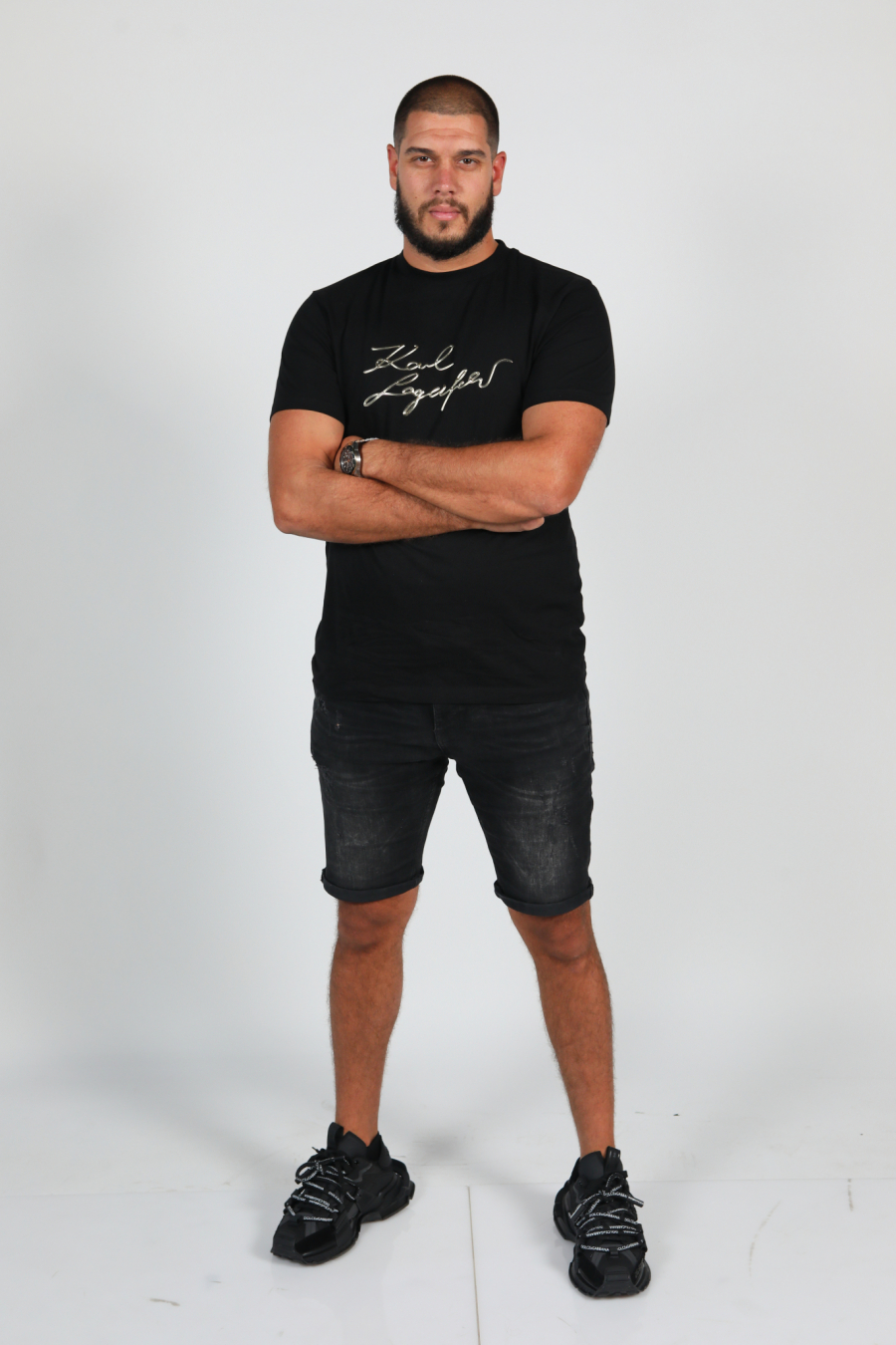 DEJAN PIŠE AUTOBIOGRAFIJU Pobednik Zadruge 5 krenuo stopama Kije Kockar (VIDEO)