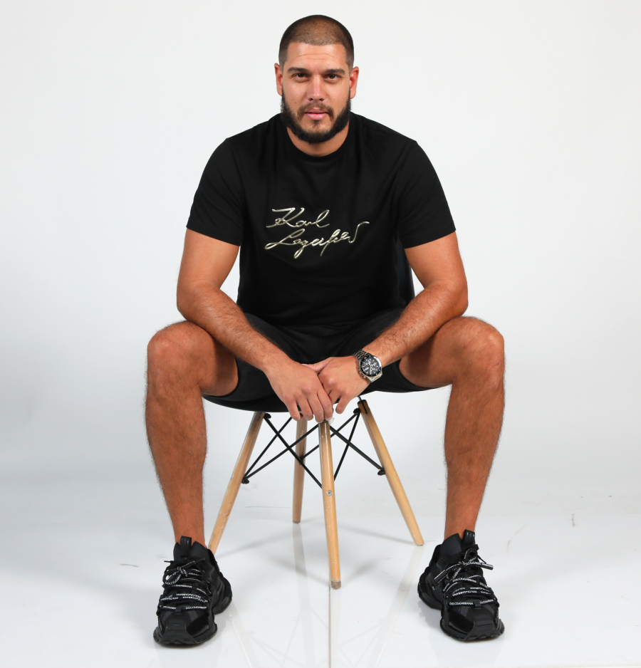 DEJAN PIŠE AUTOBIOGRAFIJU Pobednik Zadruge 5 krenuo stopama Kije Kockar (VIDEO)