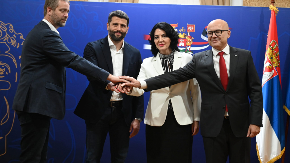 MILOŠ VUČEVIĆ PORUČIO Ključno je da zajedništvo dovede do boljeg života svih građana (FOTO)