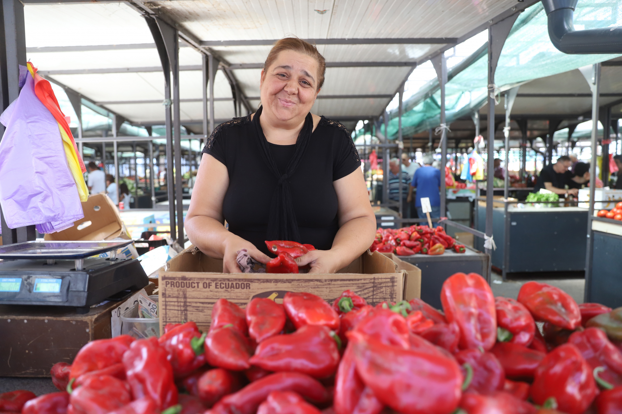 TEGLA AJVARA 1.000 DINARA Na pijaci najprodavaniji paprika i paradajz