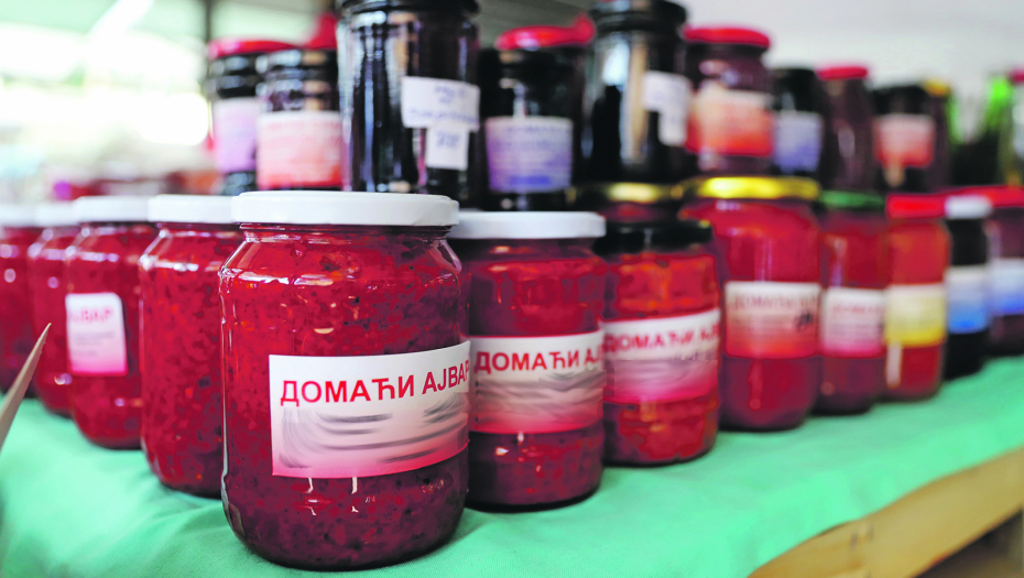 TEGLA AJVARA 1.000 DINARA Na pijaci najprodavaniji paprika i paradajz