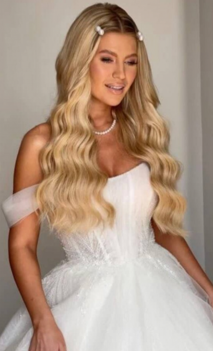 EVO KAKO ĆE SE SAŠKA OD SAD PREZIVATI Stala na ludi kamen sa Novakovim bratom, a sada se prvi put oglasila kao udata žena