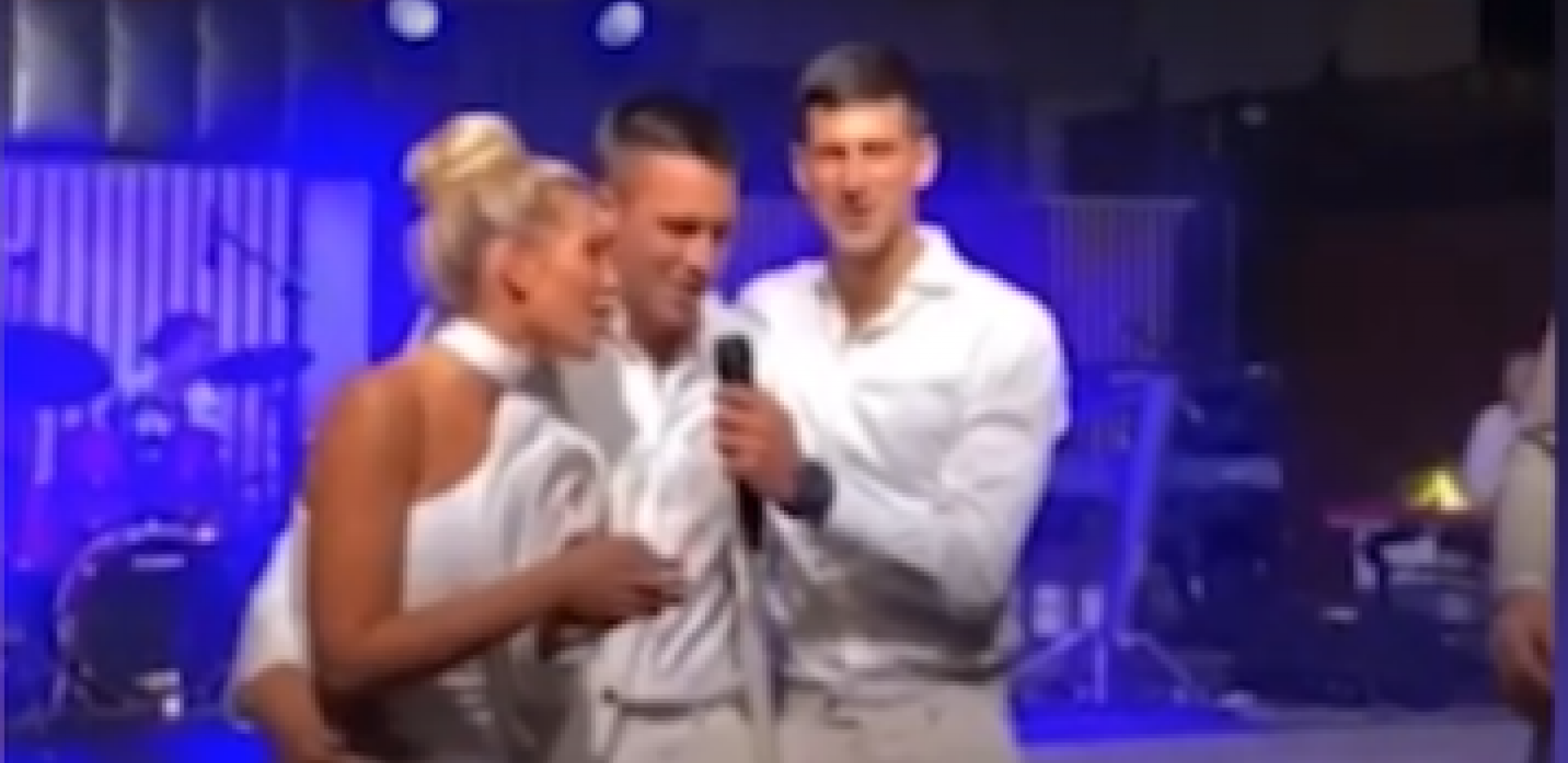 KADA NOLE ZAPEVA, SVI PADAJU U TRANS Novak uzeo mikrofon od Sergeja Ćetkovića i oduševio goste na svadbi brata Đorđa (VIDEO)