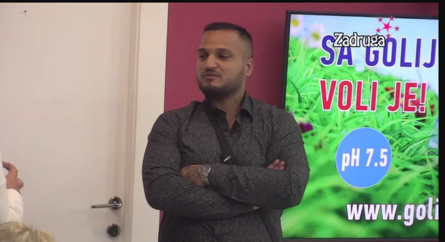 VIKI JE NAMESTILA SVEŠTENIKA ZA 50.000 EVRA Robert Mitrović optužio Viktoriju da je izmislila priču o silovanju