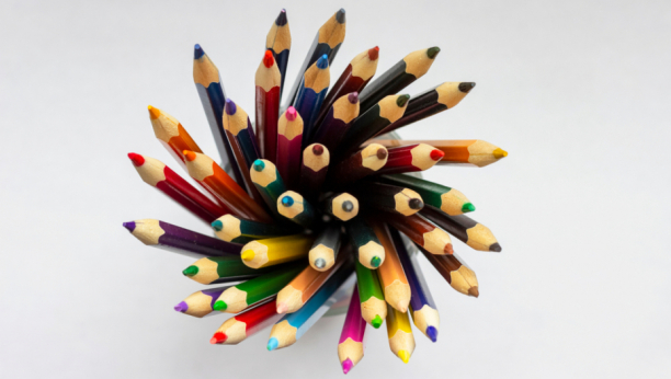 IZABERITE OMILJENU BOJU I OTKRIJTE VAŠU GLAVNU KARAKTERISTIKU: Psiholozi ga koriste za procenu, a evo šta govori o vama