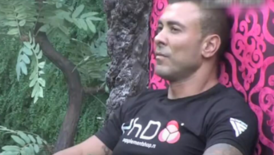 GOLUBOVIĆKA JE PATOLOŠKI LAŽOV! Uroš Ćertić bez dlake na jeziku progovorio o cimerima: Mlade devojke je neko loše savetovao