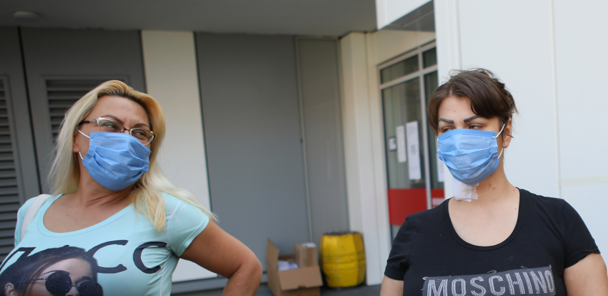 MARIJA I MILJANA U URGENTNOM CENTRU Kulićke odvežene sa imanja u Šimanovcima kako bi potražile lekarsku pomoć