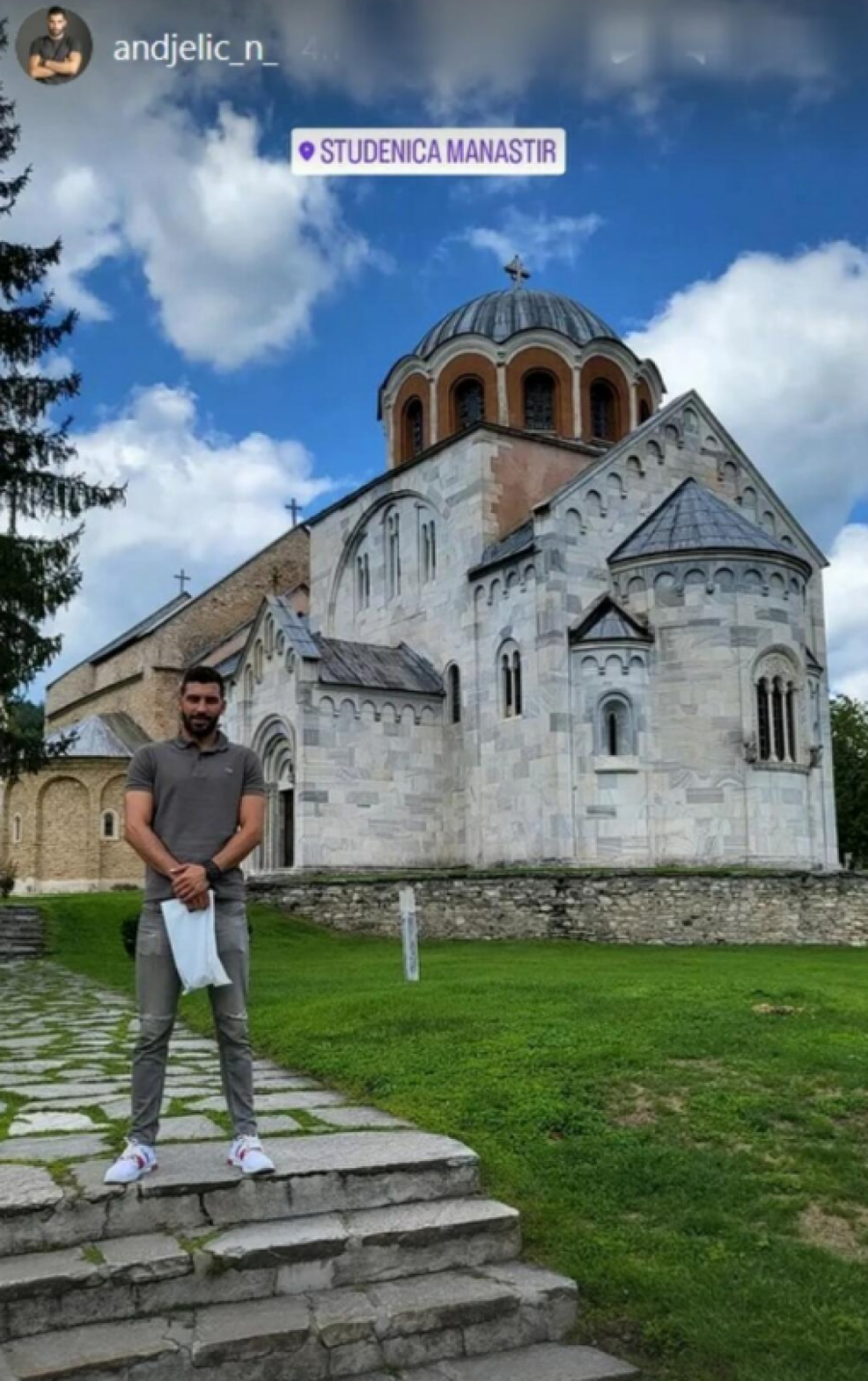 NAKON PRIVOĐENJA SE PROMENIO Unuk Ere Ojdanića pronašao mir u manastiru, isplivala fotografija
