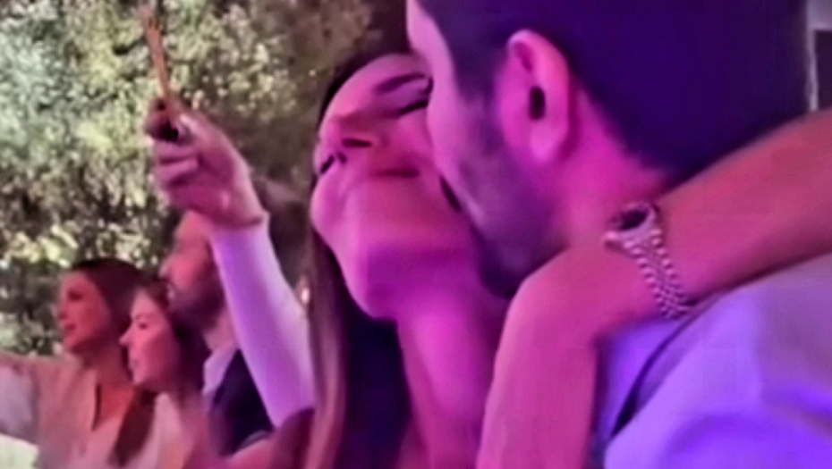 ZALJUBLJENI MINISTAR Tomislav Momirović uživao sa suprugom u klubu, pljuštali poljupci (FOTO)