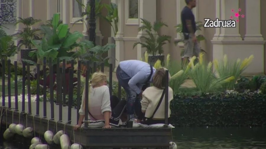 MATORA POLJUBILA CIMERKU Zadrugarka ne može više da kontroliše emocije, uradila ovo naočigled svih