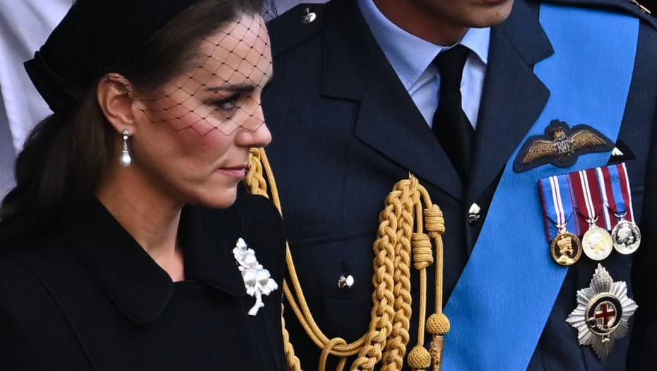 KEJT MIDLTON ODUŠEVILA BRITANCE Jednim potezom kao da je prkosila svekrvi Kamili