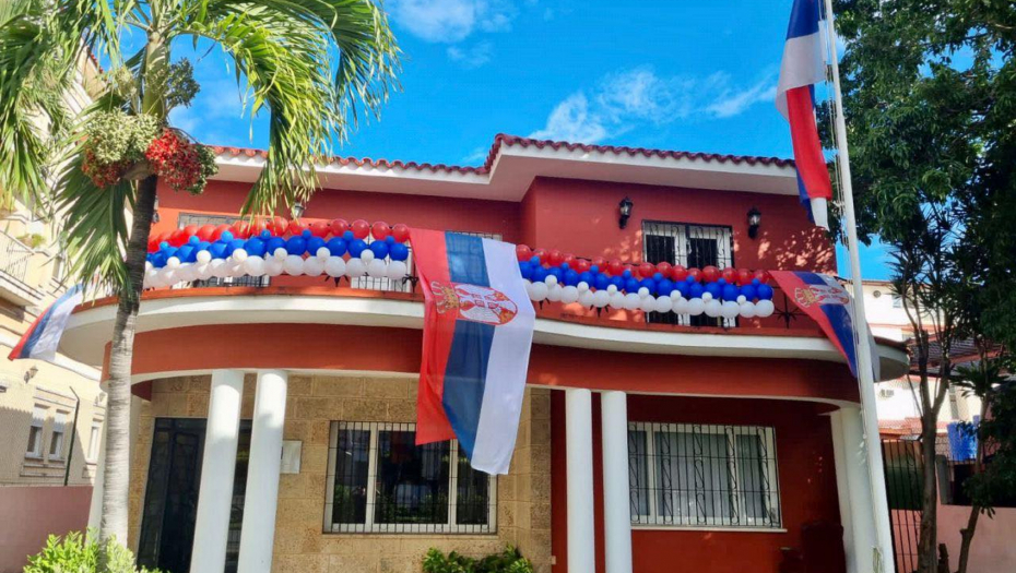 SRPSKE TROBOJKE SE VIJORE NA SVIM KONTINENTIMA! Naše zastave od Havane do Najrobija (FOTO)