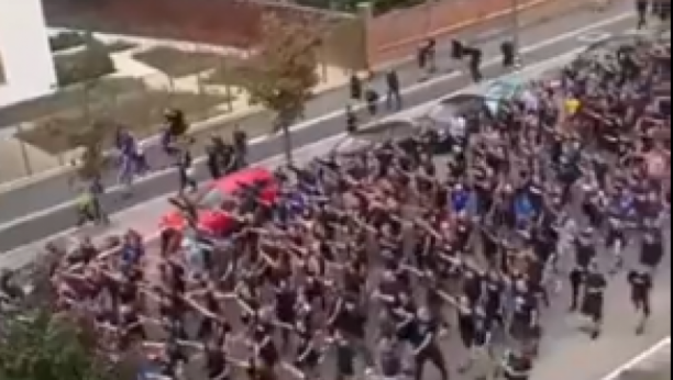 SKANDALOZNO Oštra osuda Evropskog jevrejskog kongresa: Navijači Dinama iz Zagreba salutirali nacistički (VIDEO)
