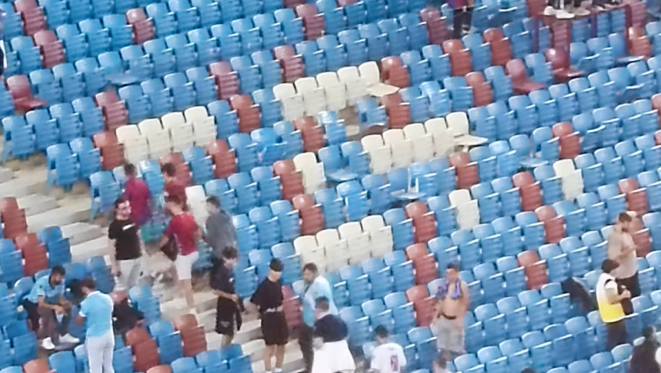 PRELEP GEST Strelac jedinog gola za crveno-bele poklonio dres navijaču Trabzona (FOTO)