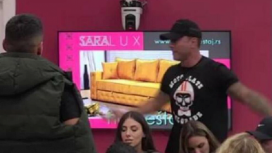 MARKA LINČOVALI ZBOG STANIJE Marković nije mogao da dođe do reči, osuli paljbu po njemu