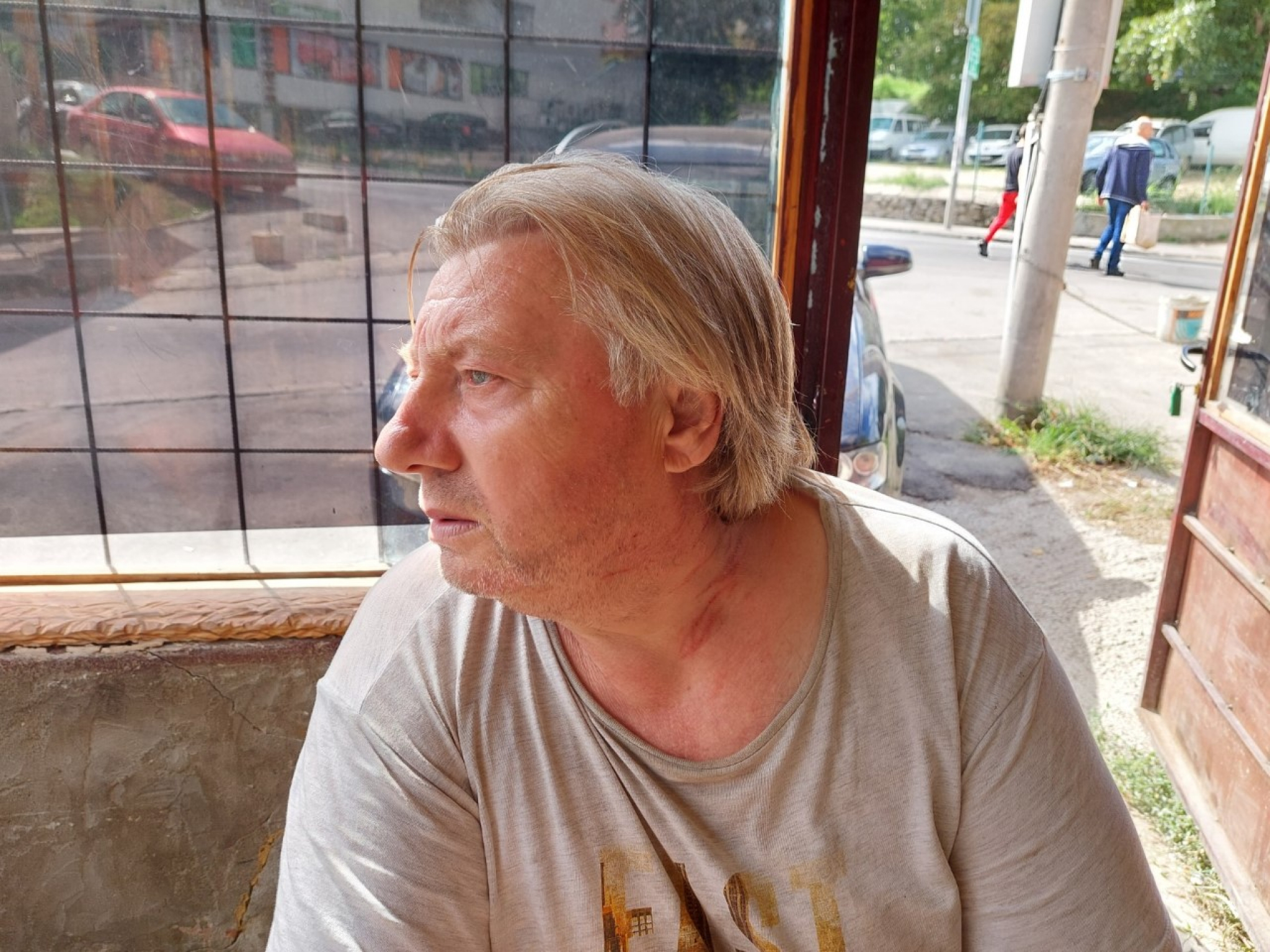 ISPOVEST TAOCA IZ AUTO-SERVISA NA KARABURMI Držao mi je nož pod grlom i govorio ako ja odem ti ćeš sa mnom