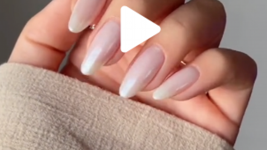 STIŽU I KOD NAS Plišani nokti su novi jesenji trend (FOTO)