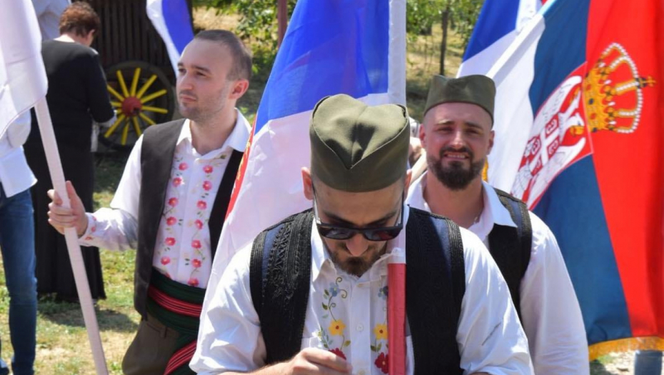 OVAKVA SRPSKA SVADBA SE NE VIĐA SVAKI DAN Mlada u suzama dočekala svatove, evo šta je prvo uradila (FOTO)