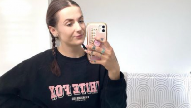 DOJI PETOGODIŠNJEG SINA I NEMA NAMERU DA PRESTANE Govore joj da je bolesna, a ona ima objašnjenje