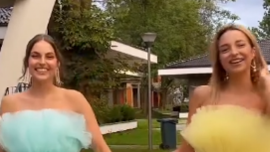 UDALA SE JOŠ JEDNA DŽEJLINA SESTRA Mlada blistala u roze venčanici, a tek da vidite pevačicu i njen stajling (FOTO)