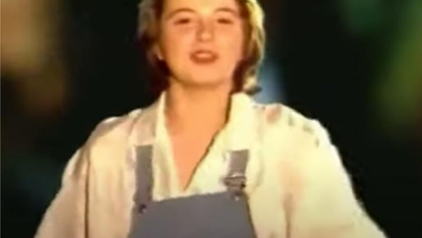 PREPOZNAJETE LI PEVAČICU SA FOTOGRAFIJE? Napustila je estradu , dramatično se ugojila, a sada izgleda kao "bomba"  i ljudi ne mogu da veruju da se radi o istoj osobi