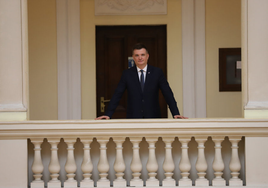 VUČIĆ JE IGRAO SIMULTANKU S OPOZICIJOM I POBEDIO IH ARGUMENTIMA! Alo! Intervju - Milenko Jovanov o sednici na kojoj se raspravljalo o KiM