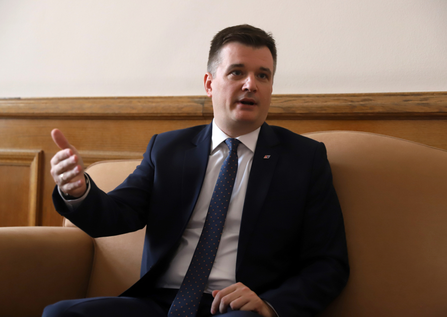 NEVIĐENI DIPLOMATSKI SKANDAL Nemačka ambasadorka pobrkala lončiće!