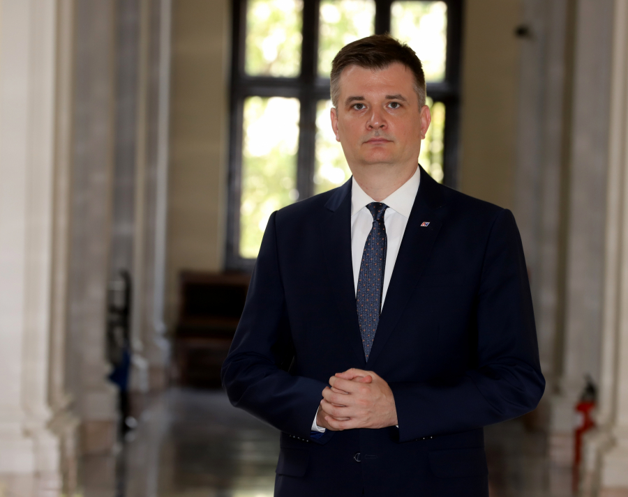 VUČIĆ JE IGRAO SIMULTANKU S OPOZICIJOM I POBEDIO IH ARGUMENTIMA! Alo! Intervju - Milenko Jovanov o sednici na kojoj se raspravljalo o KiM