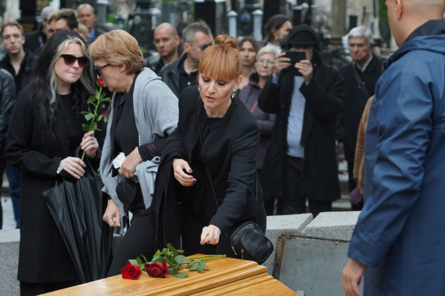 RUŽNO PAČE I CRNA OVCA Prva objava i skrivena poruka Kristine Kovač nakon očeve sahrane uzburkala mreže