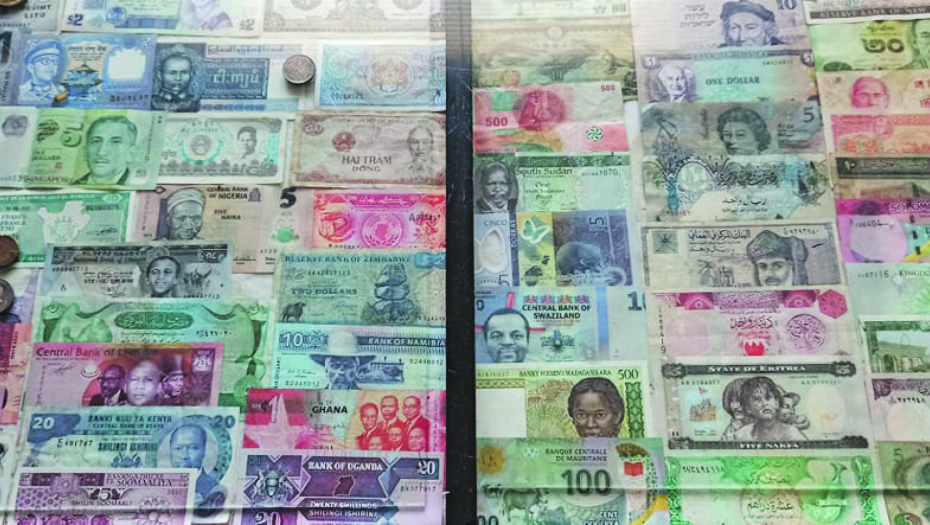 CEO SVET NA JEDNOM STOLU Zoran Milošević iz Pavlovaca sakuplja kovanice skoro četiri decenije