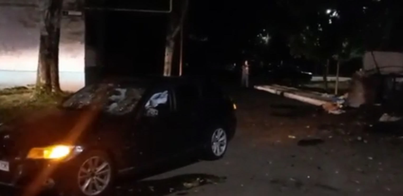 DIGNUT U VAZDUH AUTOMOBIL SA CIVILIMA Užasna scena u samom centru Melitopolja (VIDEO)