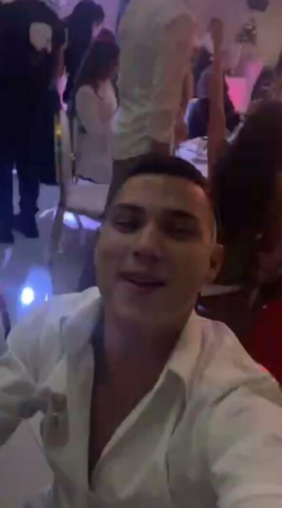 ZAVIRITE NA SVADBU KOD BOJANE I MIRKA ŠIJANA Zlata Petrović se popela na stolicu, pa zapevala svoje najveće hitove, a ruke pune para (FOTO)