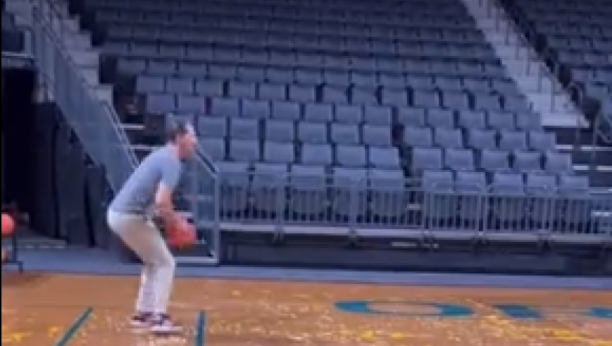 KAKAV OTAC, TAKAV SIN Peđa Stojaković i njegov sin, zajedno šutirali trojke (VIDEO)